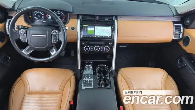 Land Rover Discovery 5 2018 — Photo 7/20