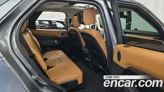 Land Rover Discovery 5 2018 — Photo 11/20
