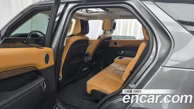 Land Rover Discovery 5 2018 — Photo 12/20
