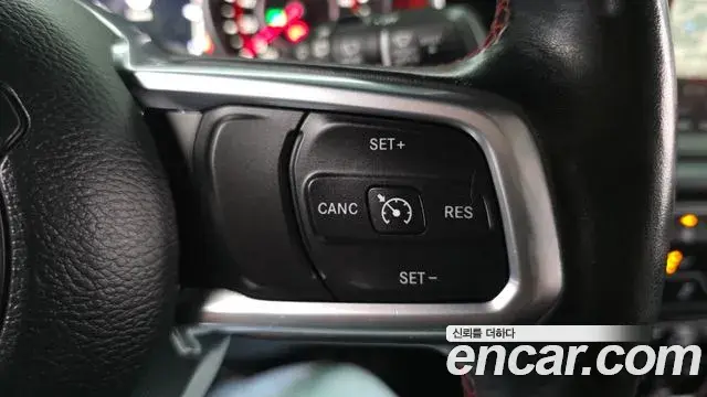 Jeep Wrangler 2020 — Фото 16/20
