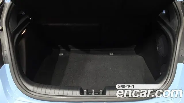 Hyundai Veloster 2018 — Фото 17/20
