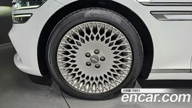 Genesis Electrified G80 2020 — Photo 4/20