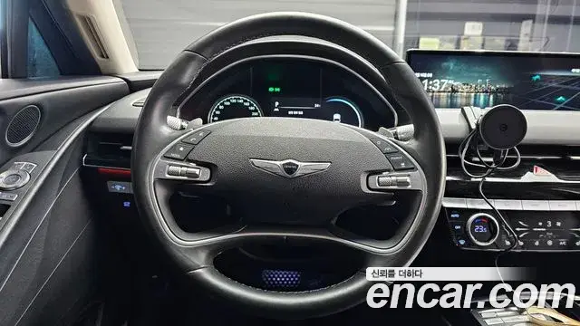 Genesis Electrified G80 2020 — Photo 14/20