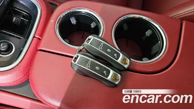 Porsche Panamera 2018 — Фото 16/20