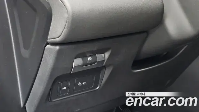 Land Rover Range Rover Evoque 2022 — Фото 19/20