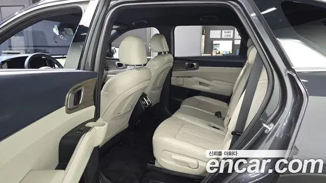 Kia Sorento 2023 — Фото 11/20