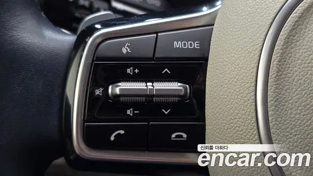 Kia Sorento 2023 — Фото 18/20