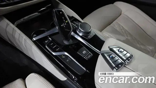 BMW 5 Series 2019 — Фото 9/20