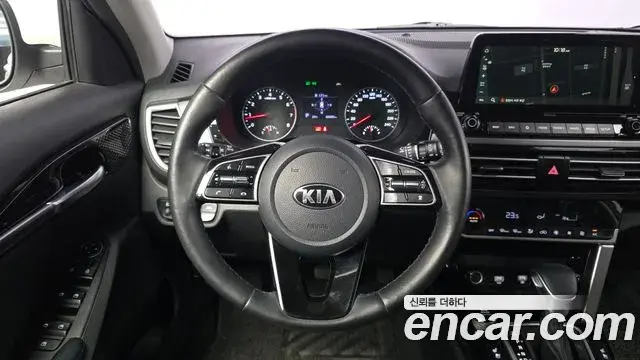 Kia Seltos 2019 — Фото 13/20