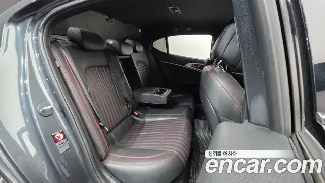 Genesis G70 2019 — Photo 10/20