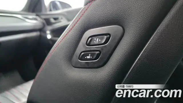 Genesis G70 2019 — Photo 6/20