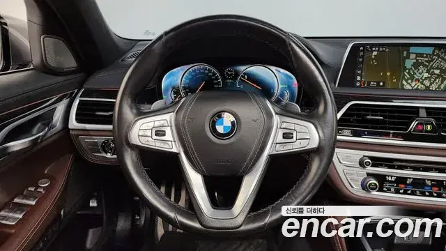 BMW 7 Series 2018 — Фото 13/20