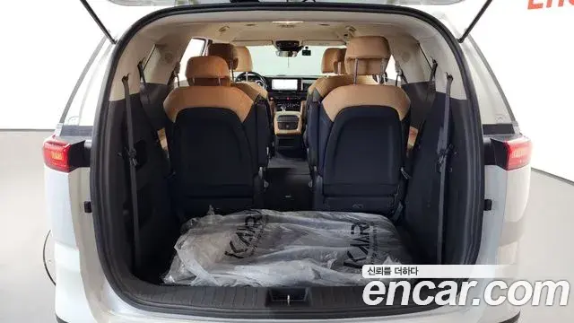 Kia Carnival 2022 — Фото 18/20