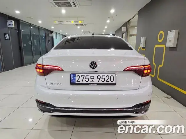 Volkswagen Jetta 2023 — Фото 3/20