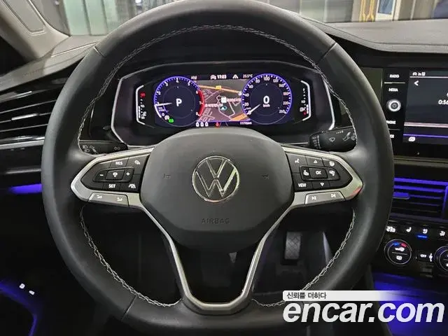 Volkswagen Jetta 2023 — Фото 14/20