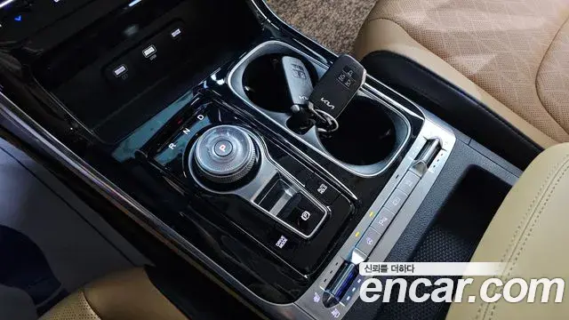 Kia Carnival 2022 — Photo 9/20