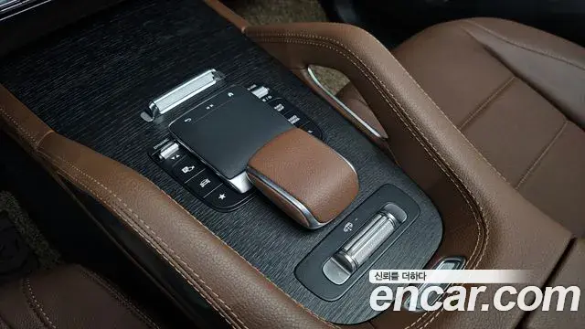 Mercedes-Benz GLE-Class 2024 — Фото 18/20