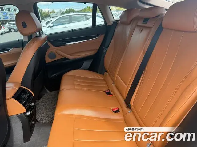 BMW X6 2018 — Фото 9/20