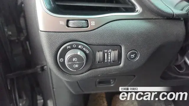 Jeep Cherokee 2020 — Фото 18/20
