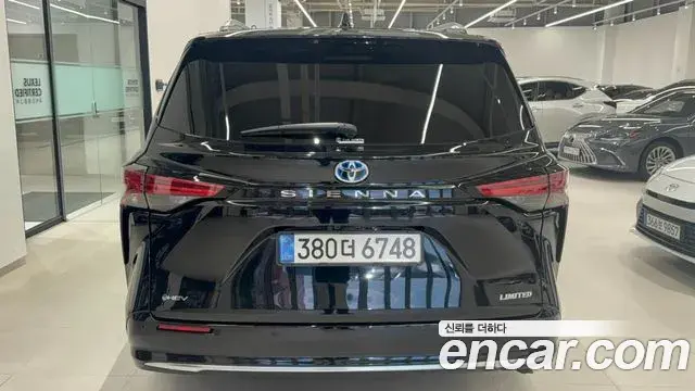 Toyota Sienna 2025 — Photo 3/14