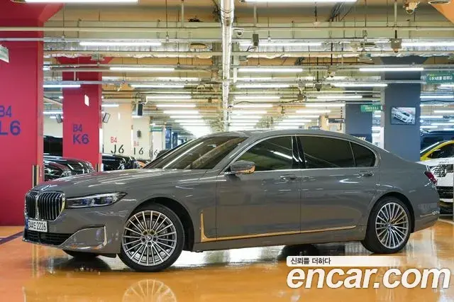 BMW 7 Series 2021 — Фото 19/20