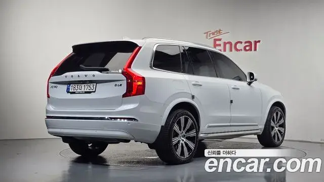 Volvo XC90 2023 — Фото 1/20