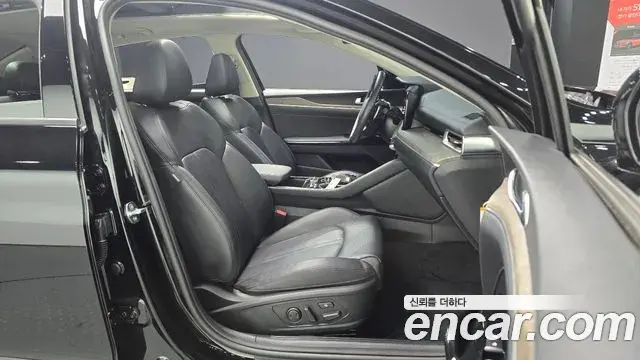 Kia K5 2023 — ფოტო 20/32