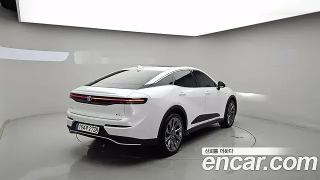 Toyota Crown Crossover 2024 — Photo 11/20