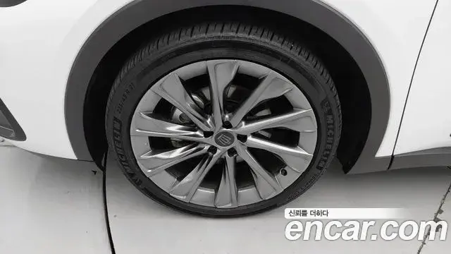 Toyota Crown Crossover 2024 — Photo 17/20