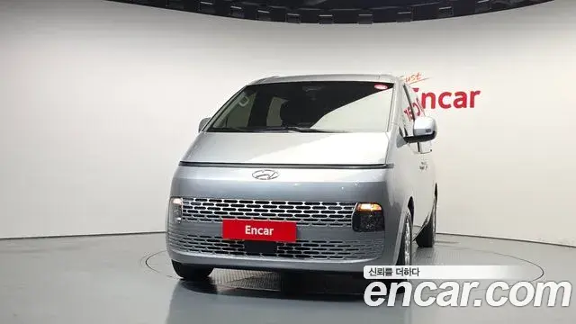 Hyundai Staria 2021 — Фото 2/20