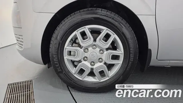 Hyundai Staria 2021 — Фото 4/20
