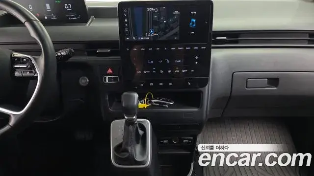 Hyundai Staria 2021 — Фото 15/20
