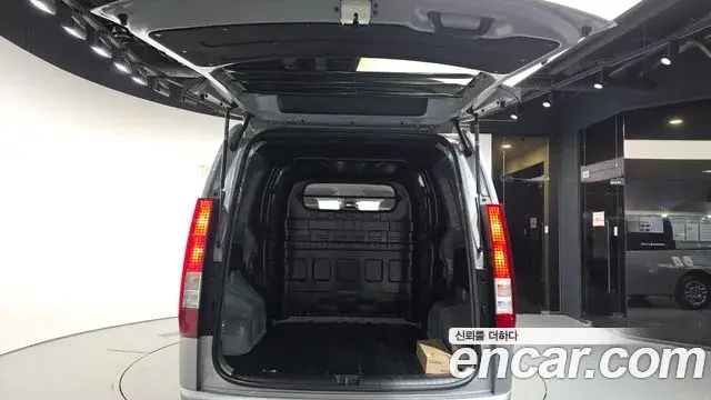 Hyundai Staria 2021 — Фото 20/20