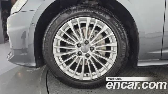 Audi A6 2021 — Photo 13/34