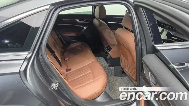 Audi A6 2021 — Photo 17/34