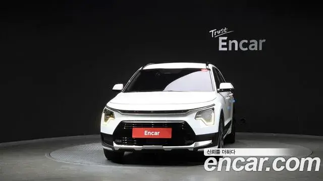 Kia Niro 2022 — Фото 2/20
