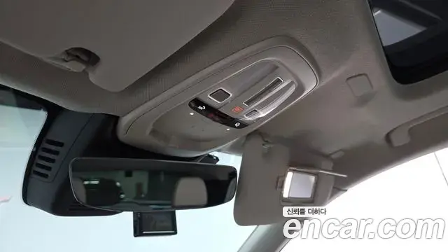 Volvo XC40 2022 — Photo 19/36
