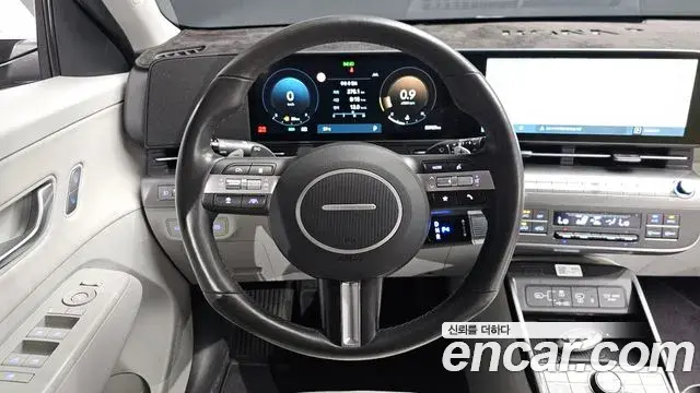 Hyundai Kona 2023 — Фото 13/20