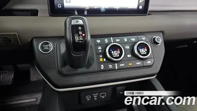 Land Rover Defender 2020 — Фото 9/20