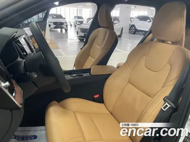 Volvo V60 Cross Country 2025 — Photo 10/20