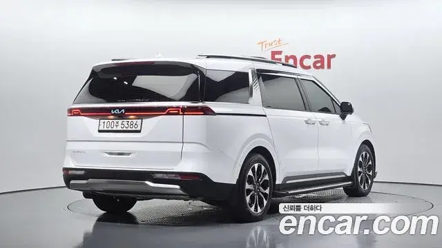 Kia Carnival 2023 — Фото 2/20