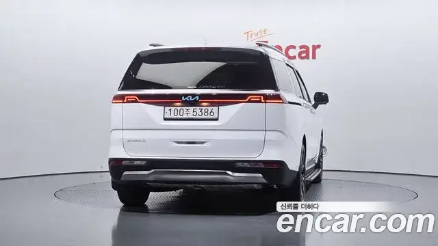 Kia Carnival 2023 — Фото 4/20