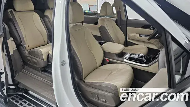Kia Carnival 2023 — Фото 12/20