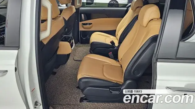 Kia Carnival 2022 — Фото 11/20