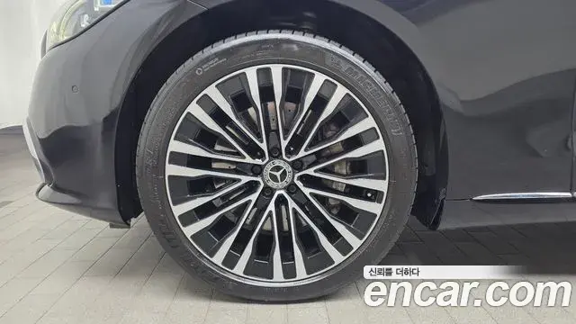 Mercedes-Benz S-Class 2021 — Photo 5/20