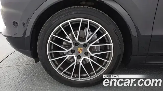 Porsche Cayenne 2021 — Photo 5/20