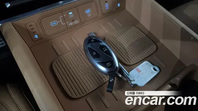 Hyundai Santa Fe 2025 — Фото 16/20