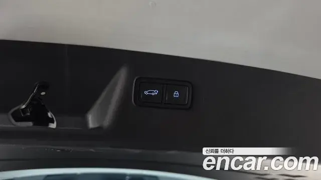 Hyundai Santa Fe 2025 — Фото 18/20
