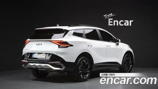 Kia Sportage 2022 — Фото 2/20