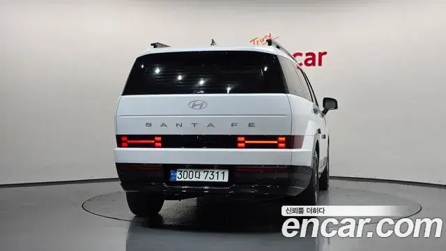 Hyundai Santa Fe 2023 — Фото 4/20
